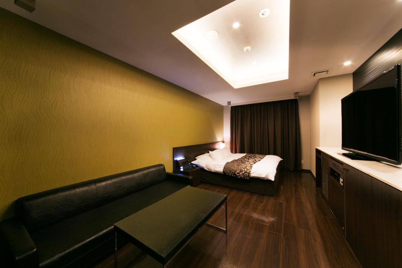 Hotel Lotus Toyonaka (Adults Only) Екстер'єр фото