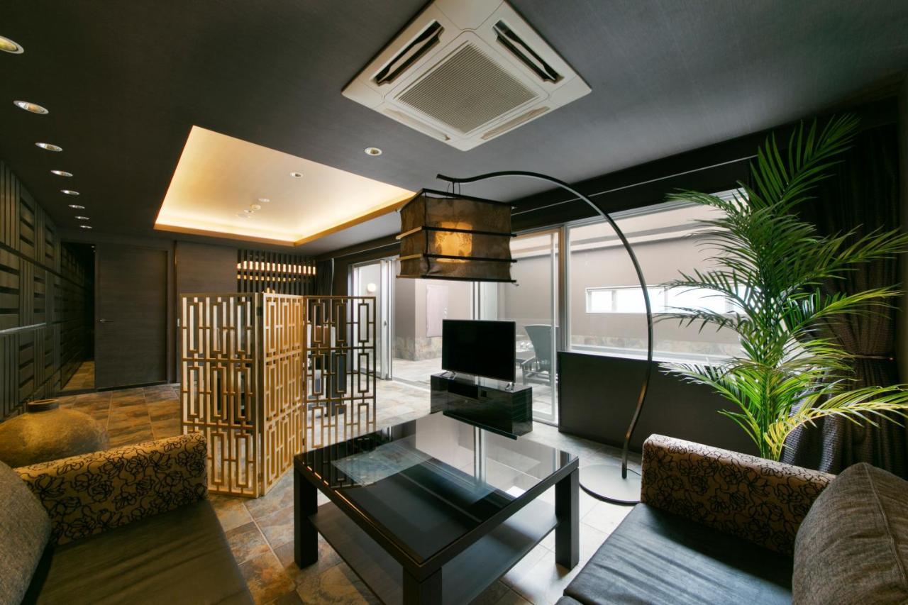 Hotel Lotus Toyonaka (Adults Only) Екстер'єр фото