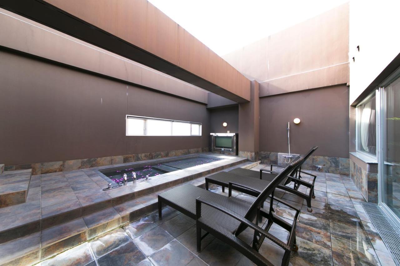Hotel Lotus Toyonaka (Adults Only) Екстер'єр фото