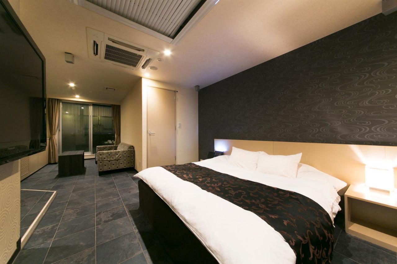 Hotel Lotus Toyonaka (Adults Only) Екстер'єр фото