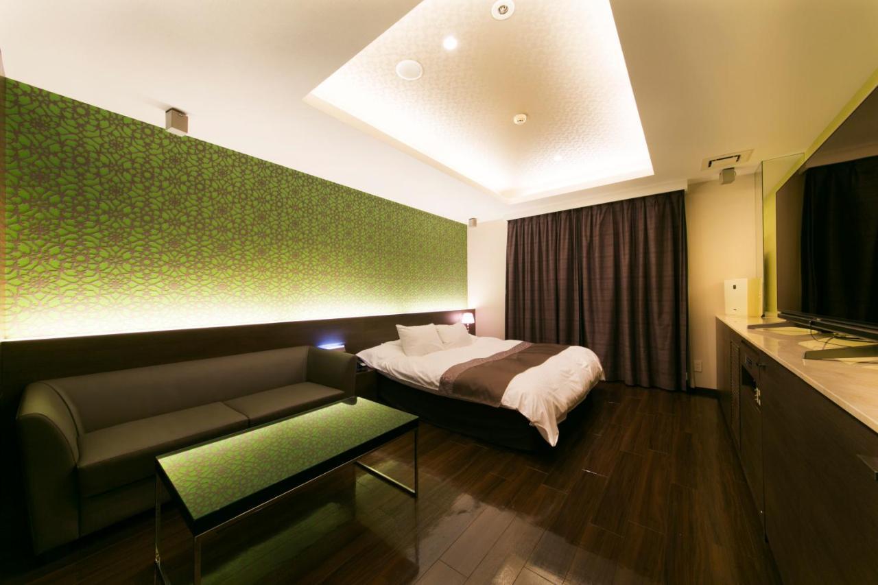 Hotel Lotus Toyonaka (Adults Only) Екстер'єр фото