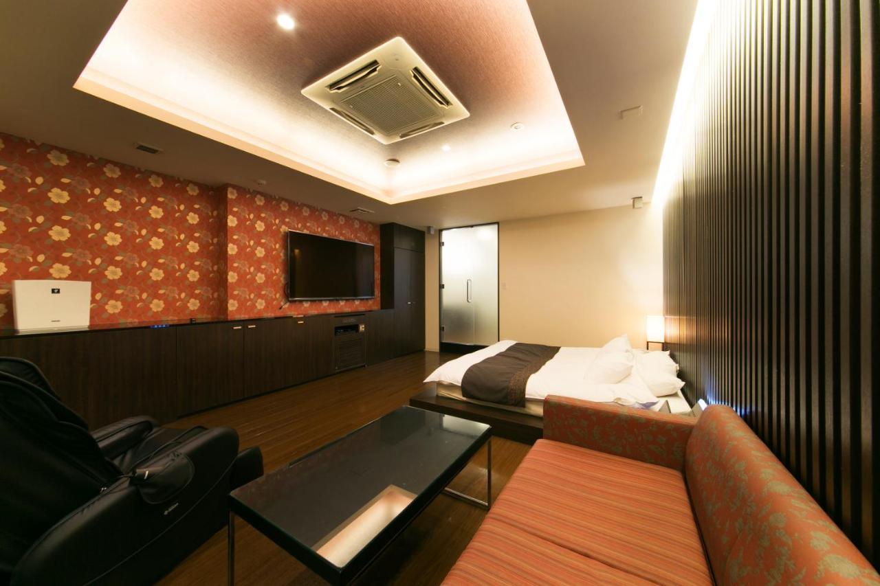 Hotel Lotus Toyonaka (Adults Only) Екстер'єр фото
