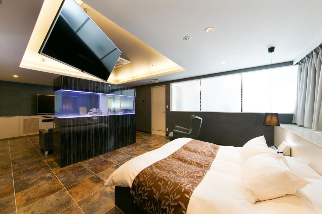 Hotel Lotus Toyonaka (Adults Only) Екстер'єр фото