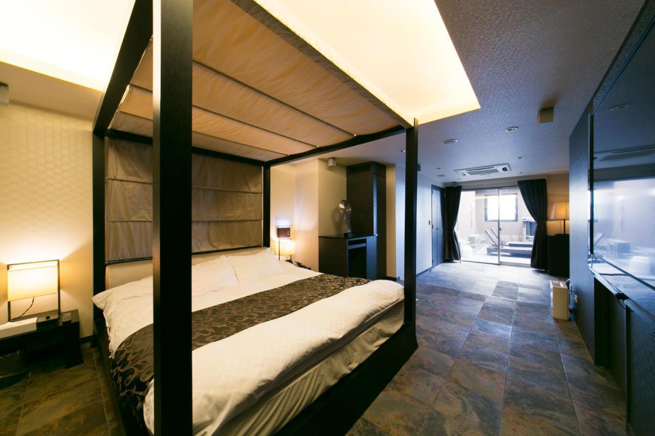 Hotel Lotus Toyonaka (Adults Only) Екстер'єр фото