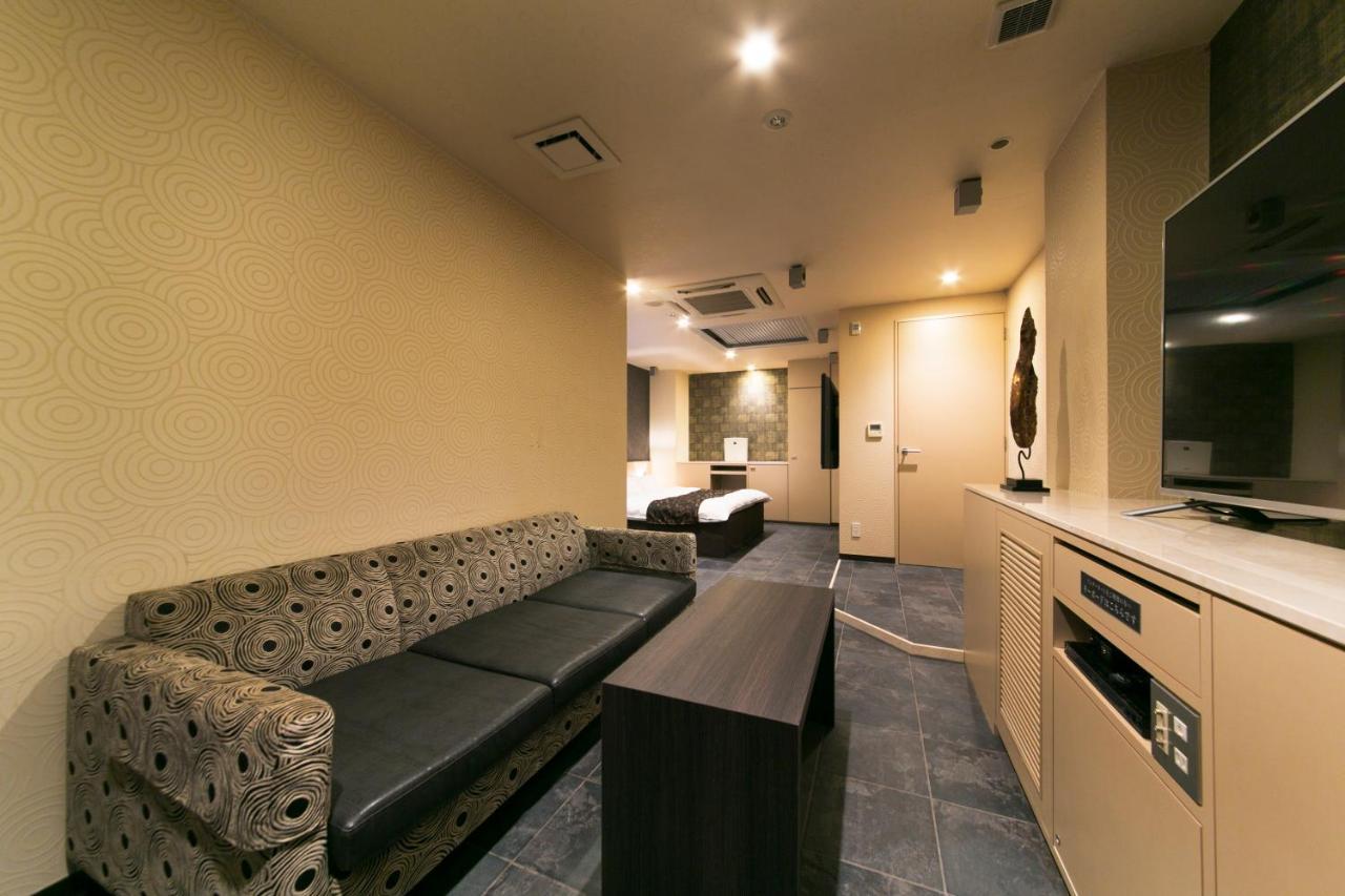 Hotel Lotus Toyonaka (Adults Only) Екстер'єр фото