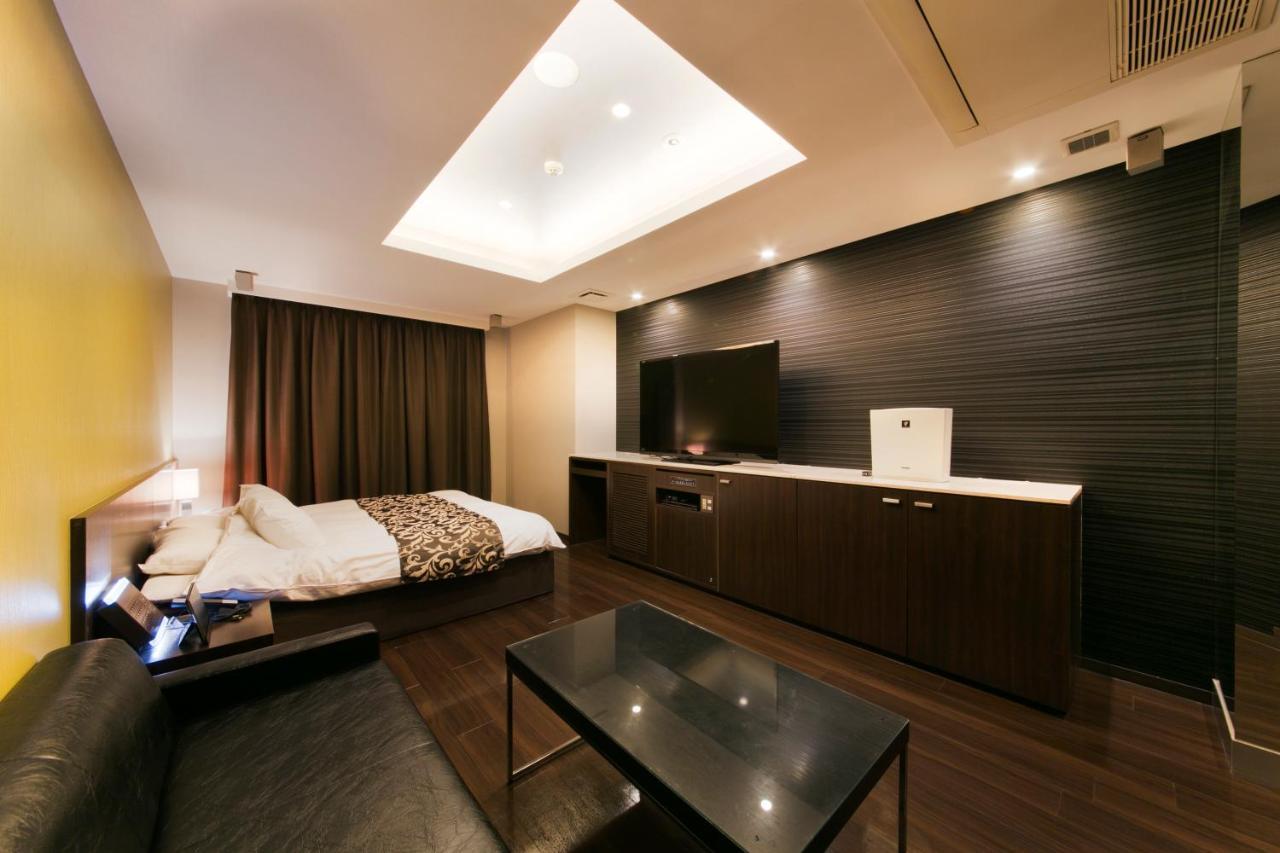 Hotel Lotus Toyonaka (Adults Only) Екстер'єр фото